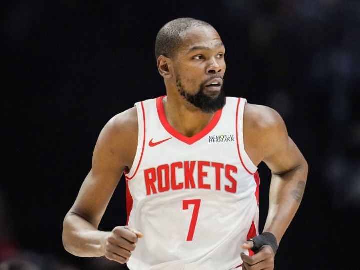 B体育官网-薪资专家分析：杜兰特两年一亿续约火箭堪称双赢，降薪幅度逾两千万仍达理想平衡