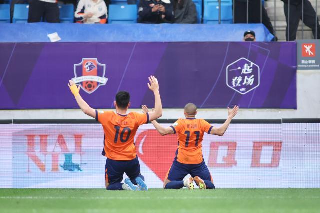 【中超】席尔瓦2球冯伯元传射 海牛3比0亚泰取首胜