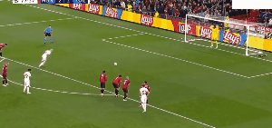 1696377901281085762.gif mun gal 77.2.gif