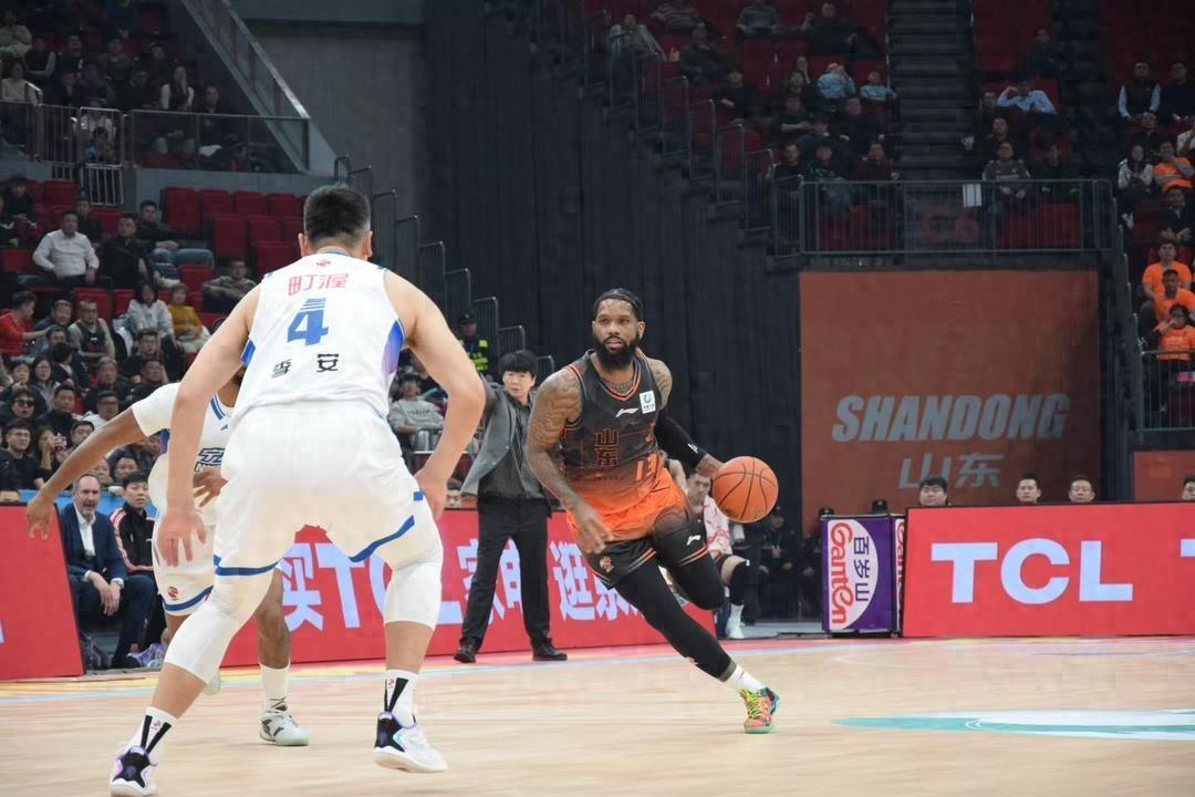 B体育下载-109比82！豪取8连胜后连放大招，山东男篮作出决定，邱彪还有利好