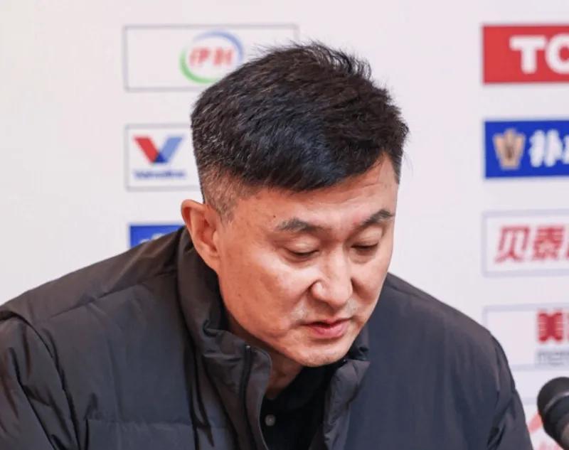 bty-溃败上海发布会！杜锋直指攻守问题从自身找原因，萨姆纳强调太松