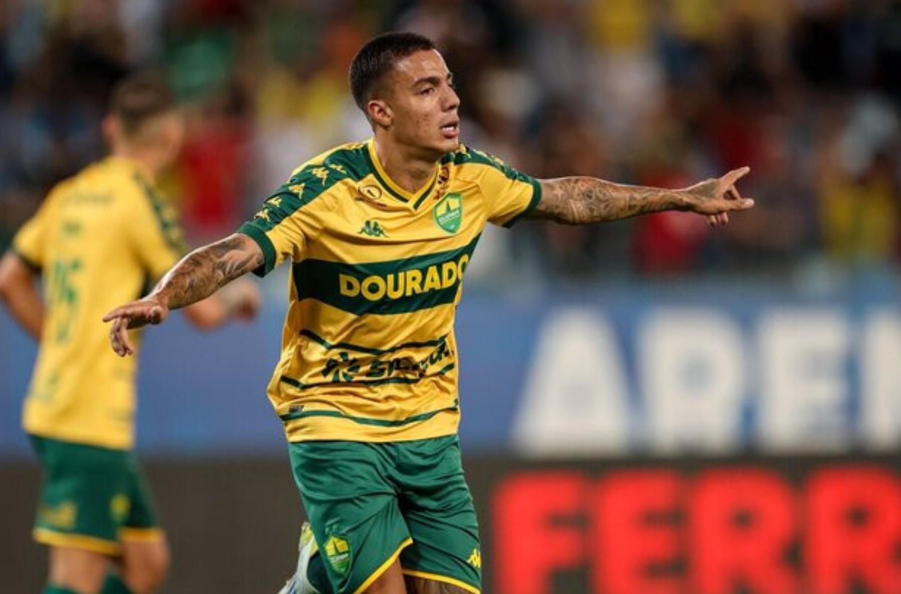 B体育下载-记者:武汉三镇向巴西边锋阿尔贝托开出租借报价,含买断条款