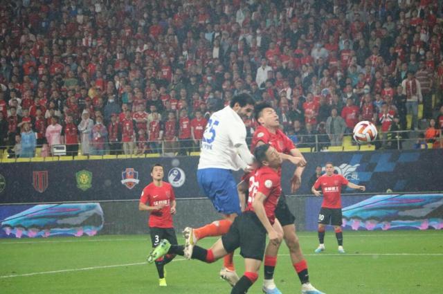 B体育APP-【中超】费莱尼头球双响+绝平 蓉城2比2泰山