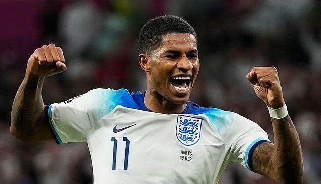 1669760221624069672.jpg 65063577-11483131-image-a-90_166.jpg